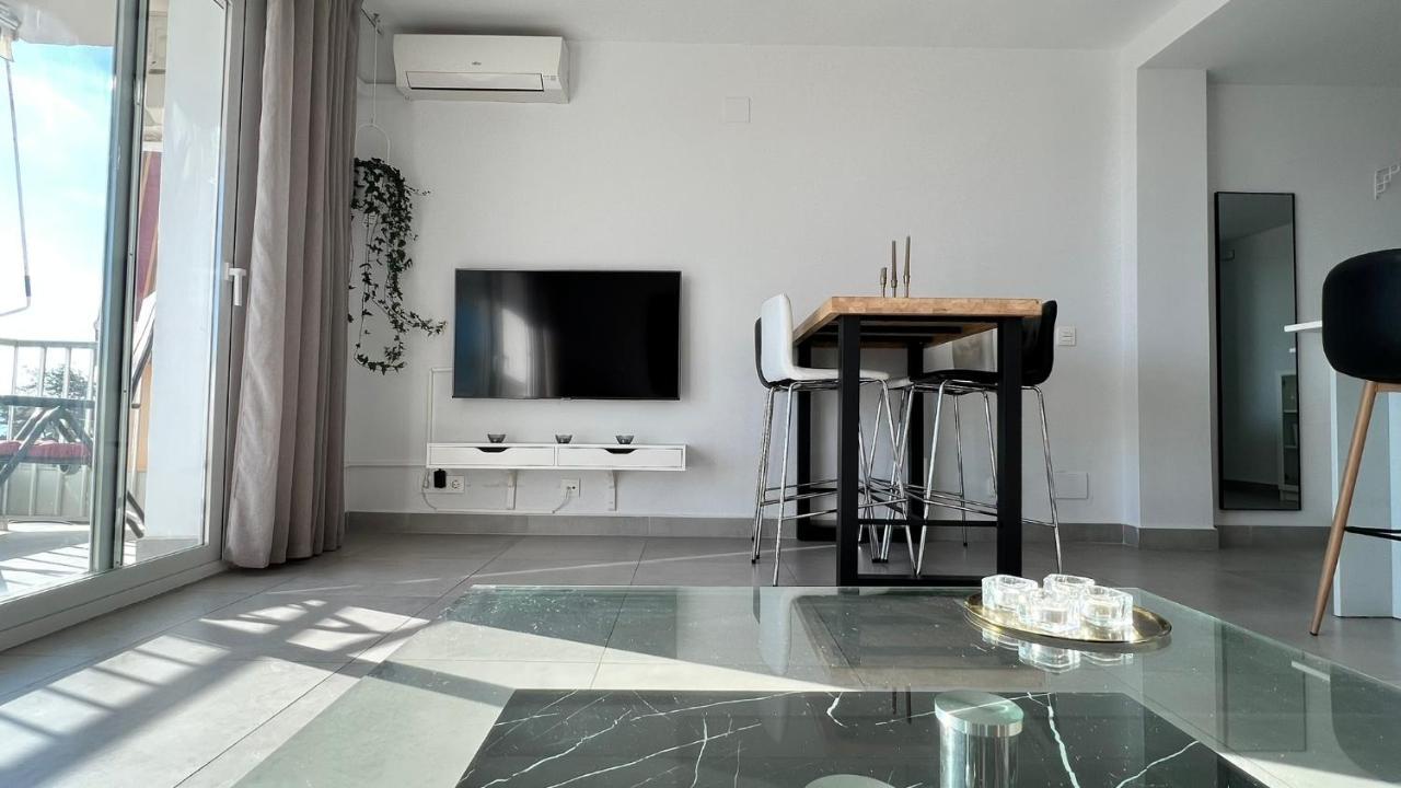 Apartamento 1º Linea De Playa En Pleno Centro De *