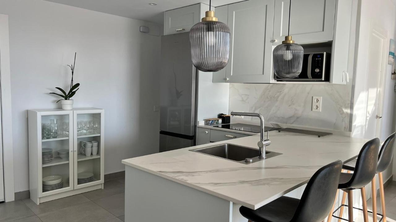 Apartamento 1º Linea De Playa En Pleno Centro De *